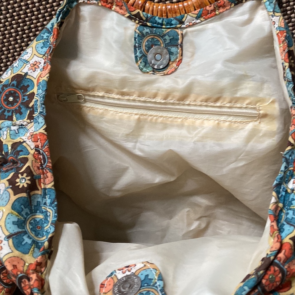 Light summer purse flower details wicker handle - Picture 6 of 11